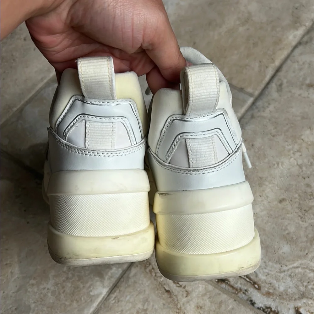 Michael Kors Cream Low-Top Sneakers with Chunky Sole - Picture 5 of 7